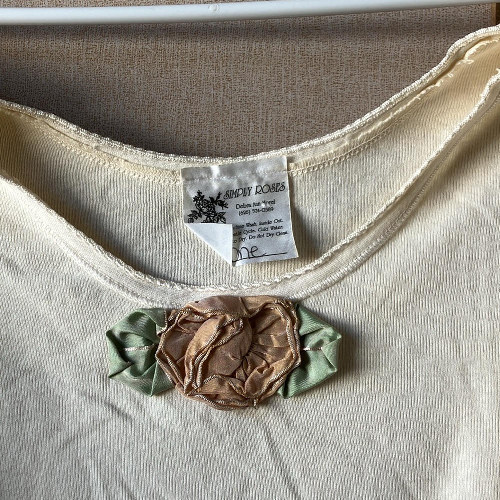 FINAL MARKDOWN Simply Roses Cream Top osfm - Picture 3 of 9